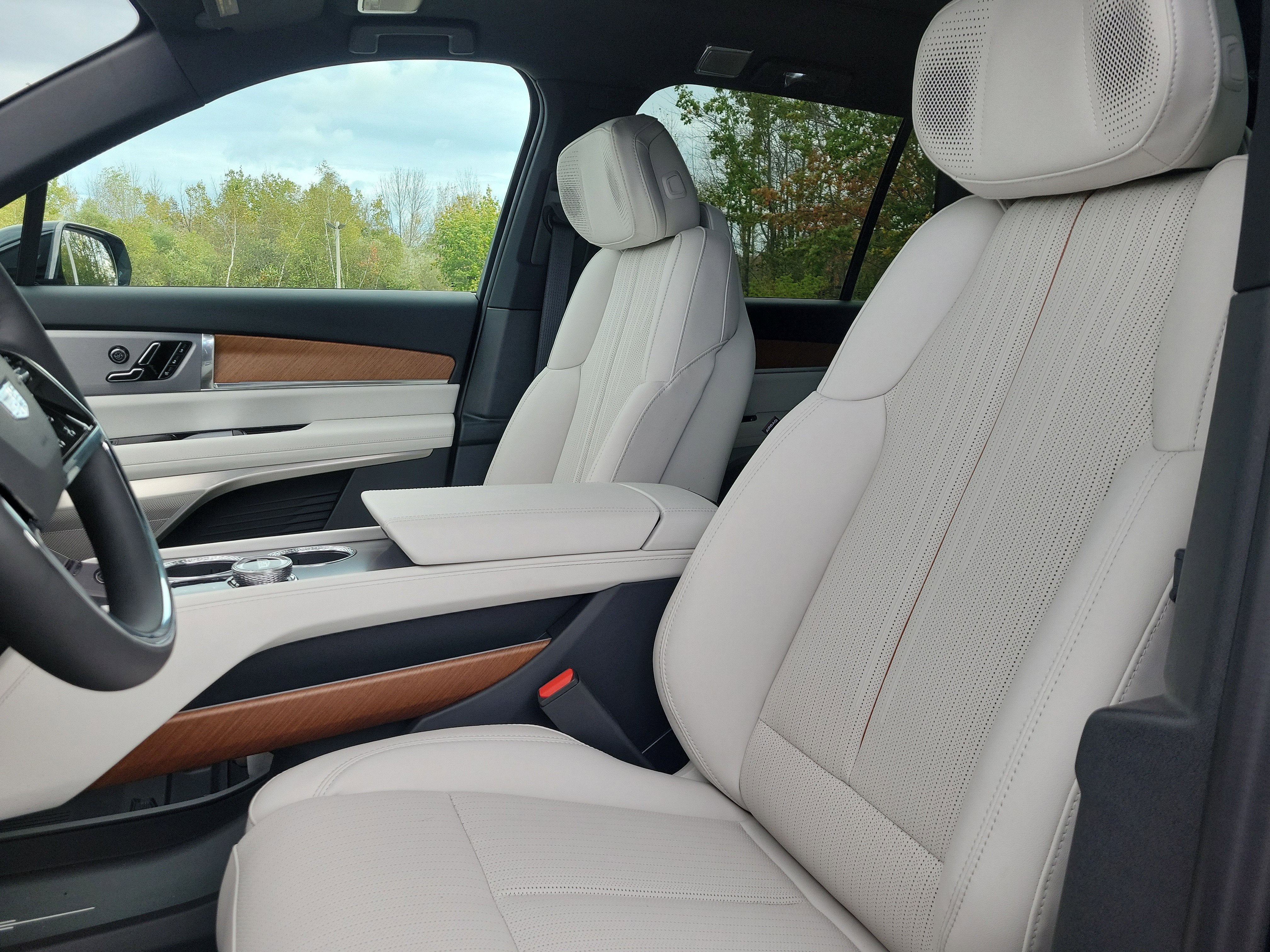 2026 Cadillac VISTIQ Luxury