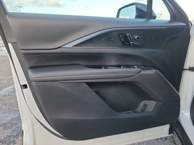 2025 Cadillac LYRIQ Luxury 1