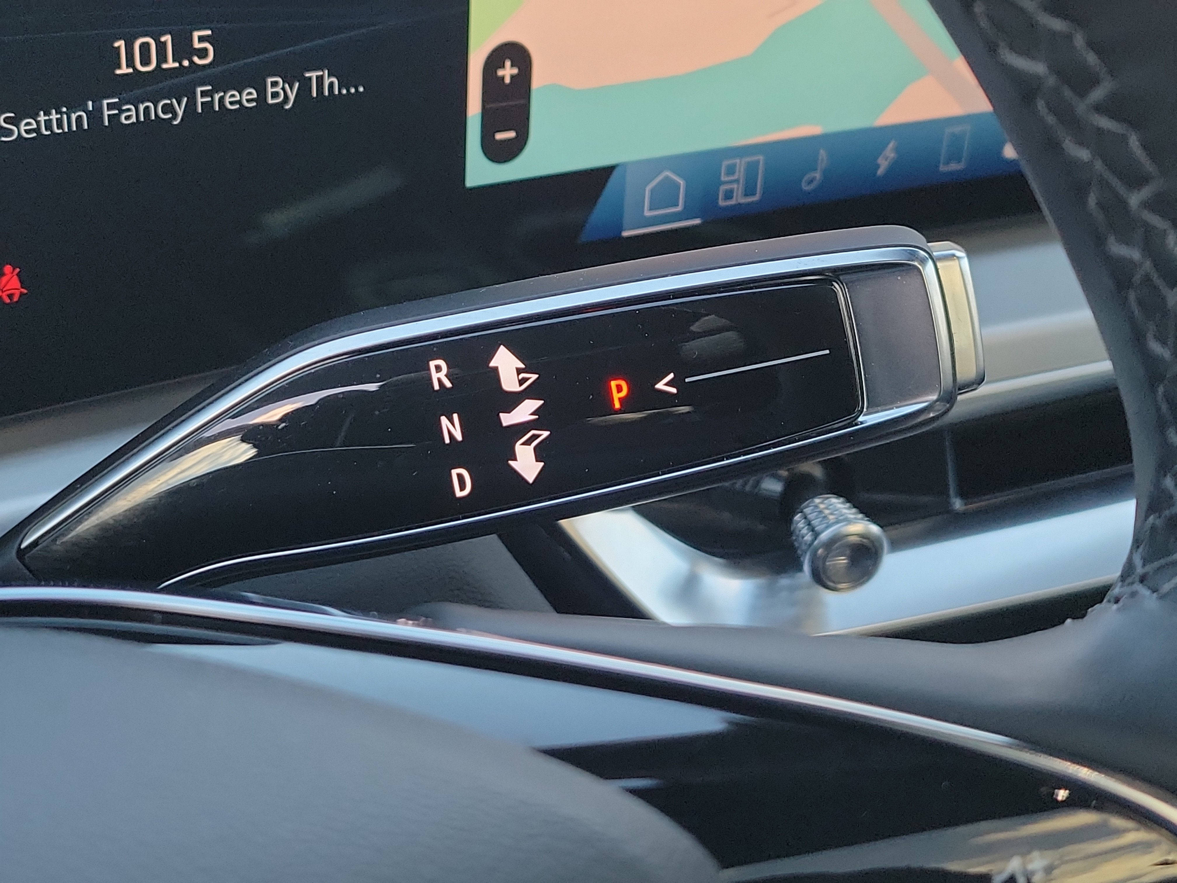 2025 Cadillac LYRIQ Luxury 1