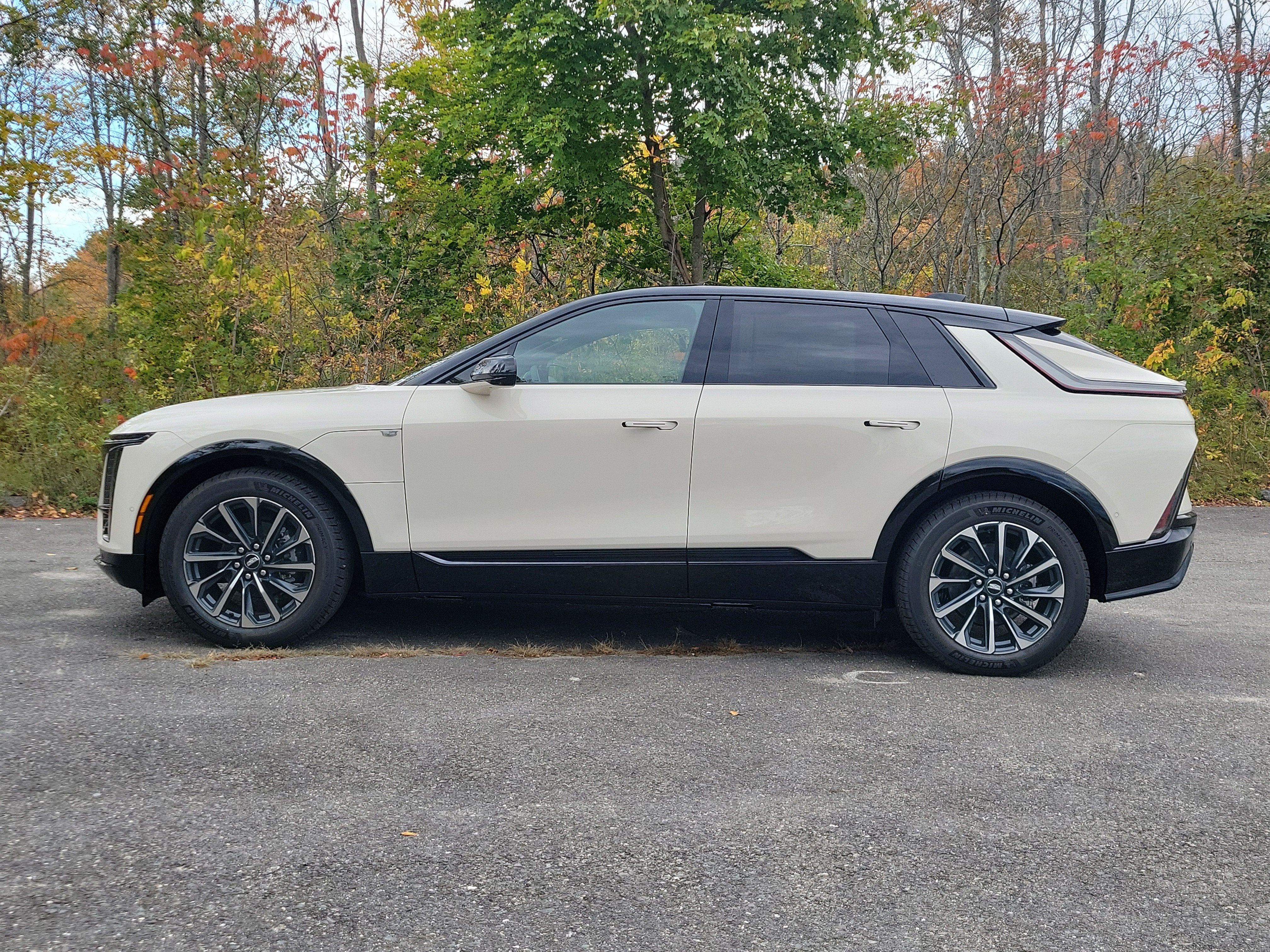 2027 Cadillac LYRIQ Premium Sport