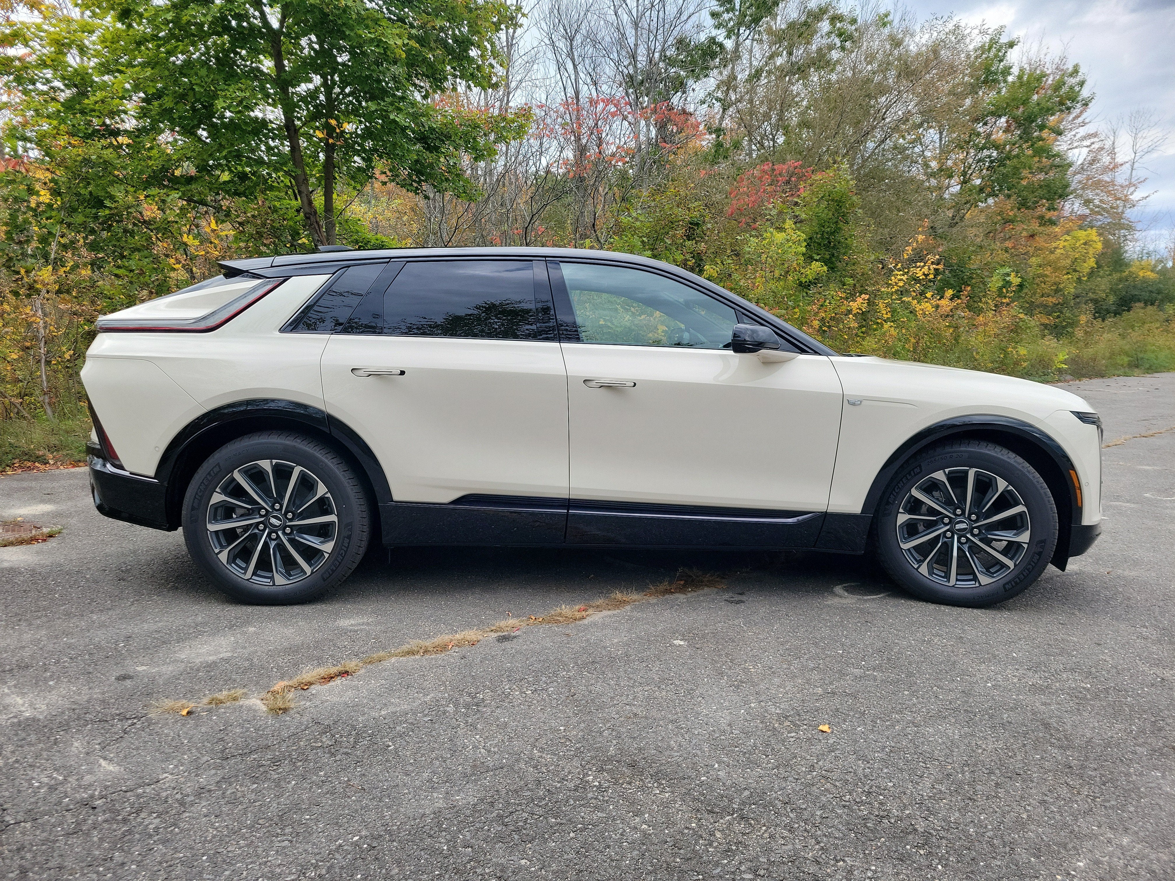 2027 Cadillac LYRIQ Premium Sport