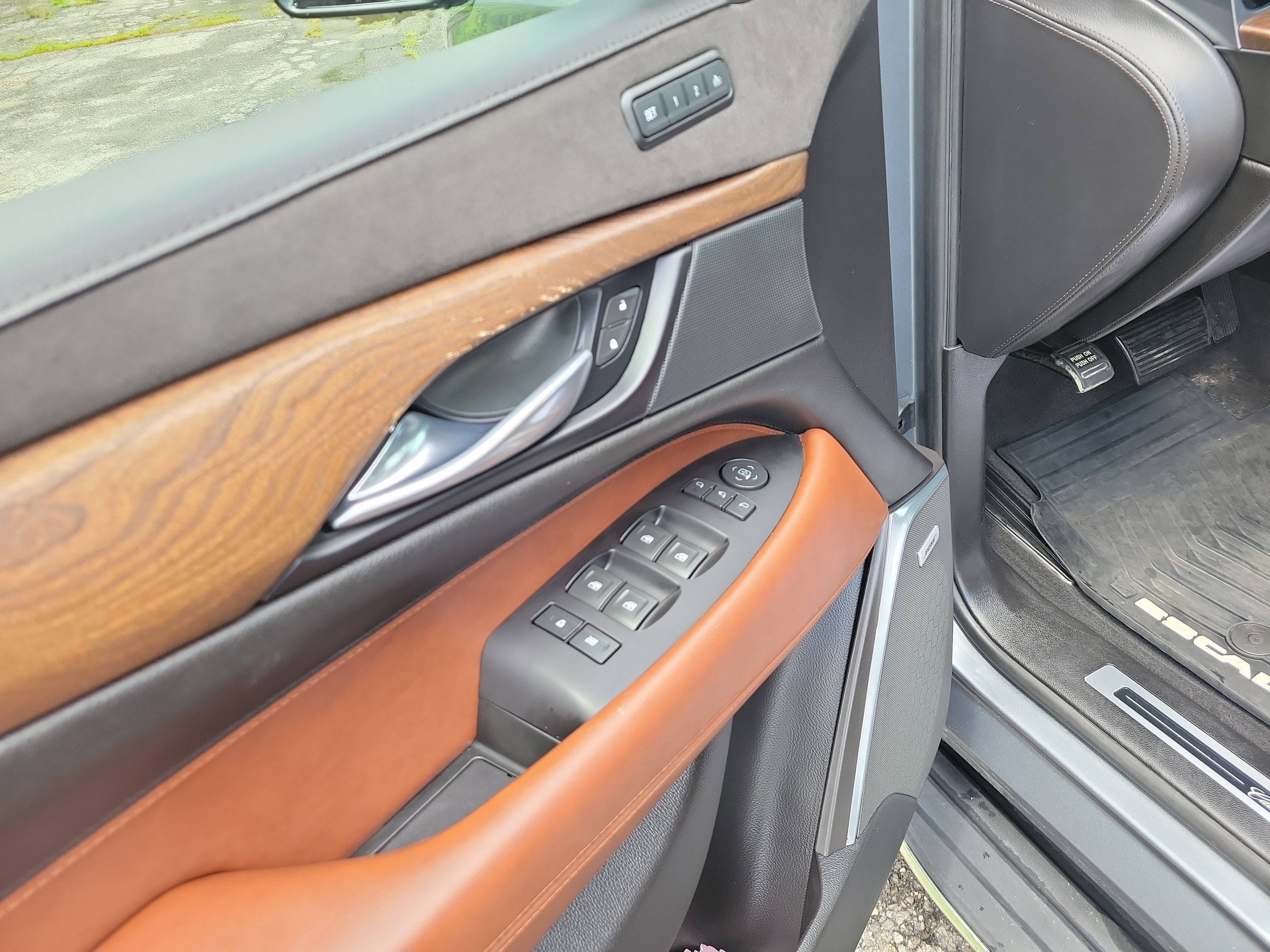 2018 Cadillac Escalade Luxury