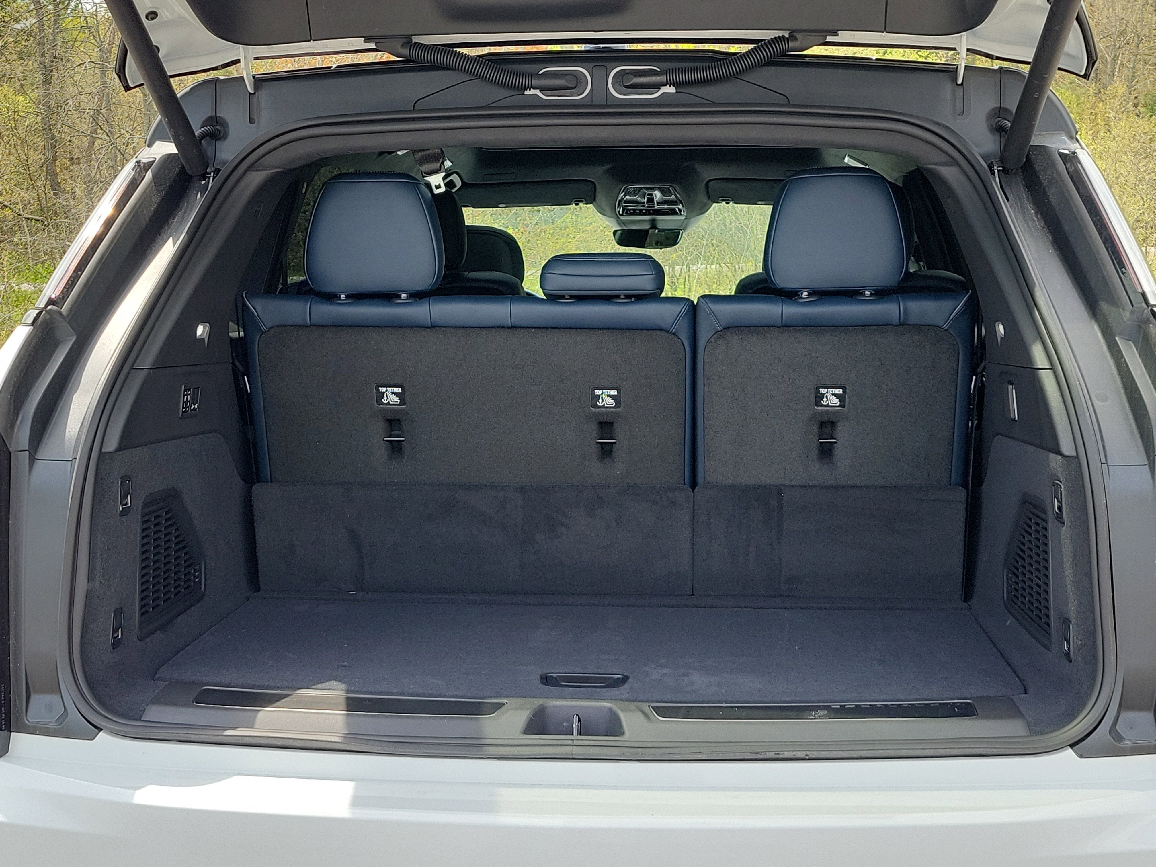 2025 Cadillac ESCALADE IQ Sport 2