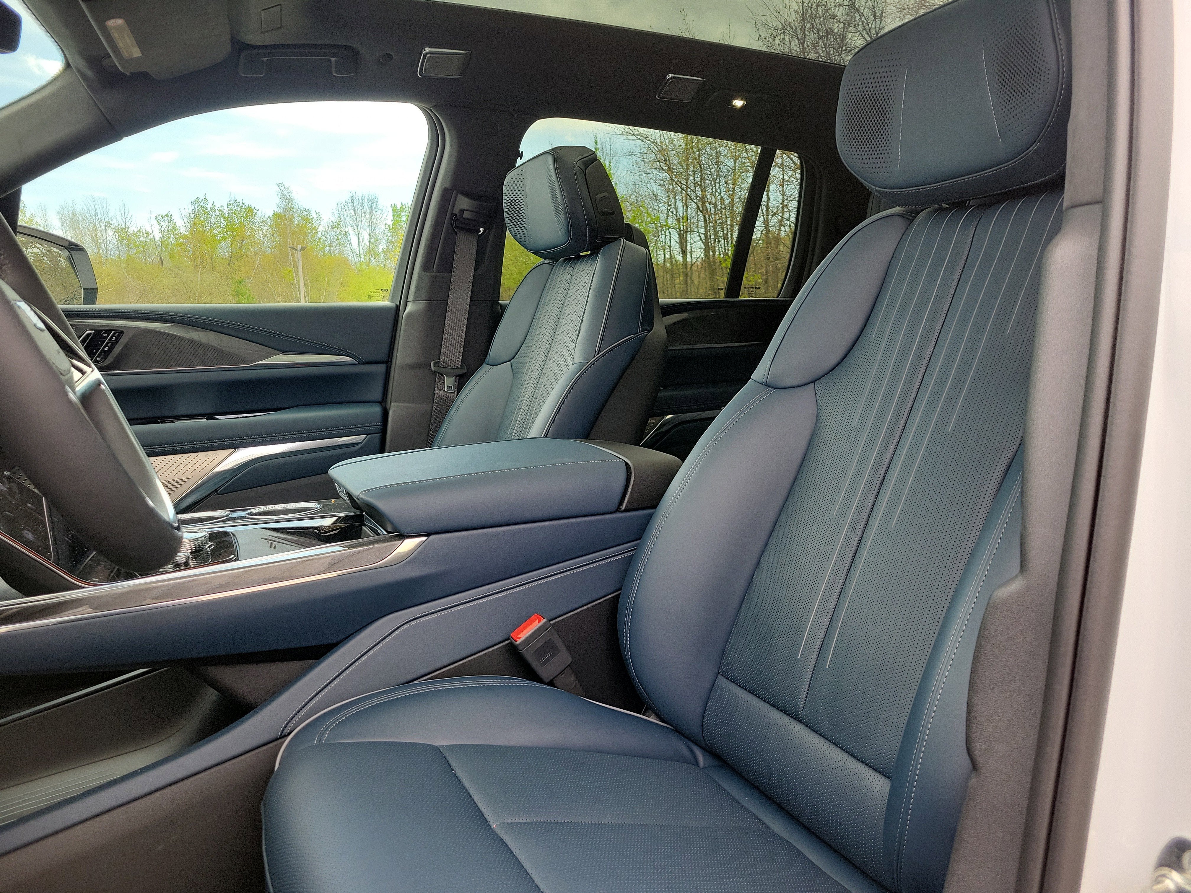 2025 Cadillac ESCALADE IQ Sport 2