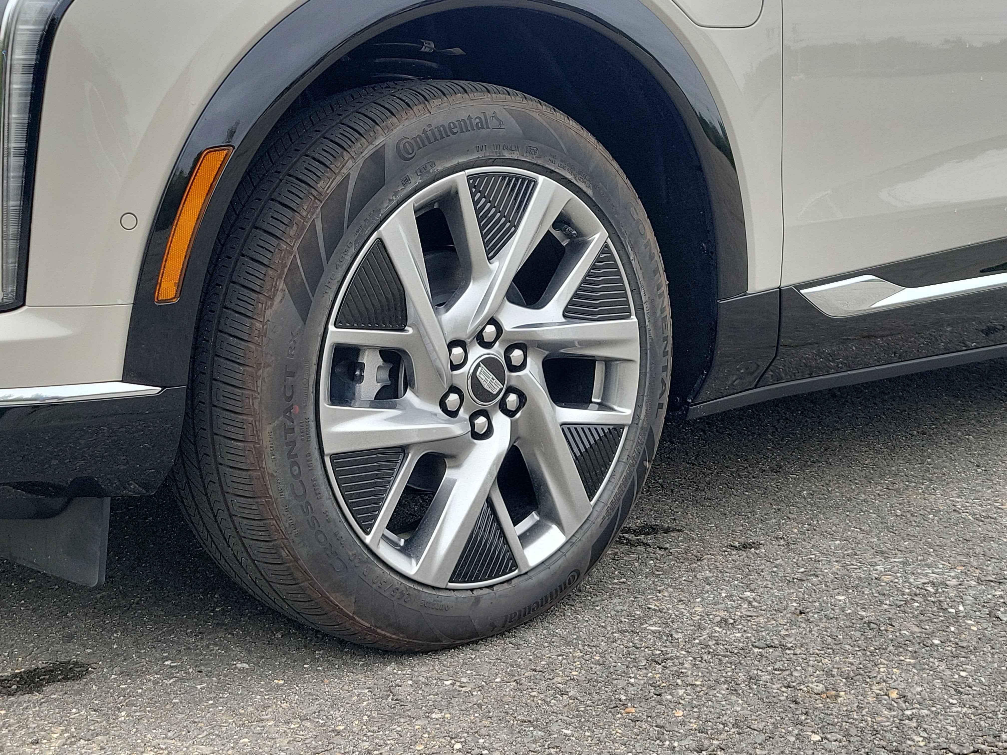 2027 Cadillac OPTIQ Premium Luxury