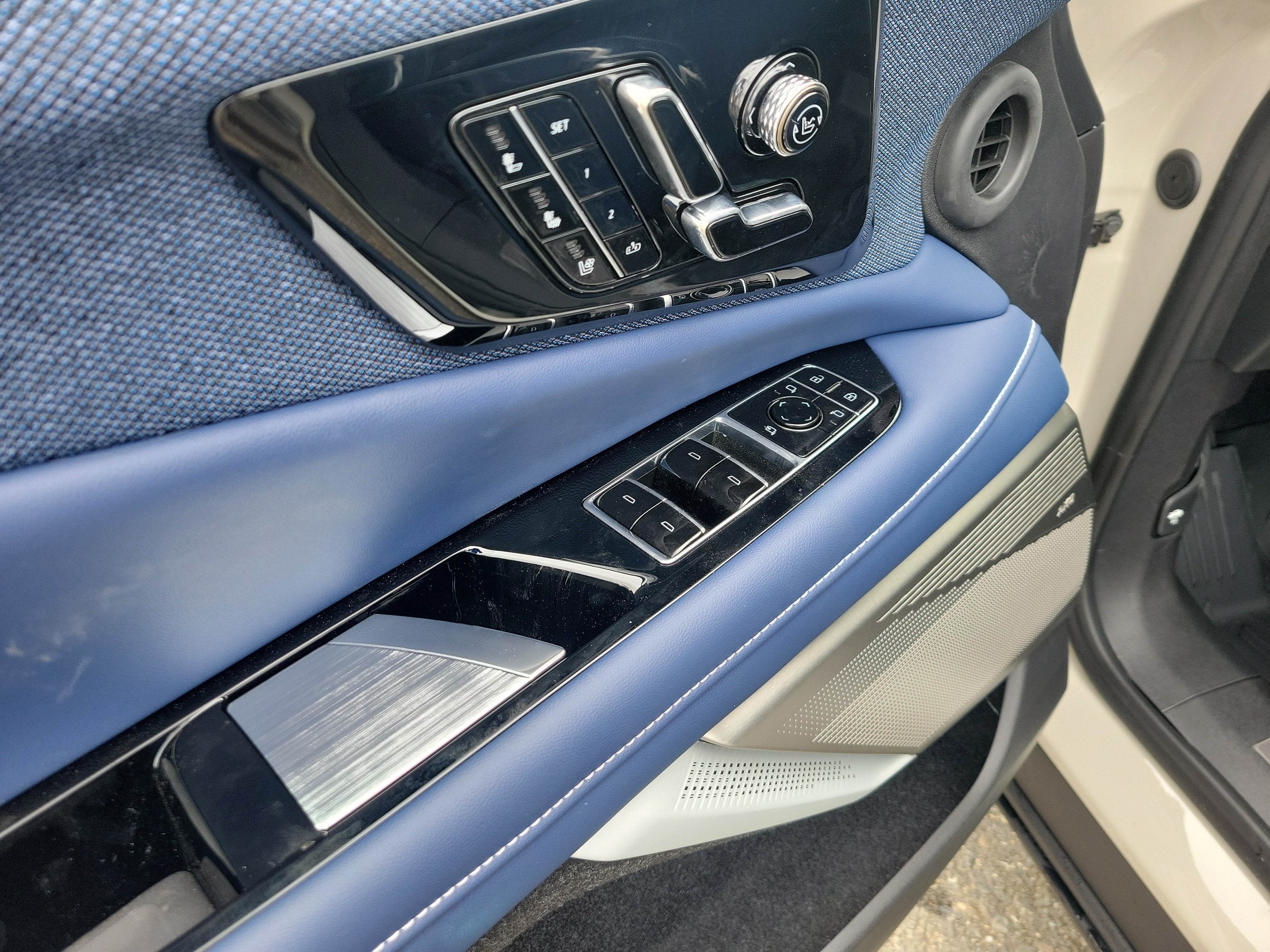 2027 Cadillac OPTIQ Premium Luxury