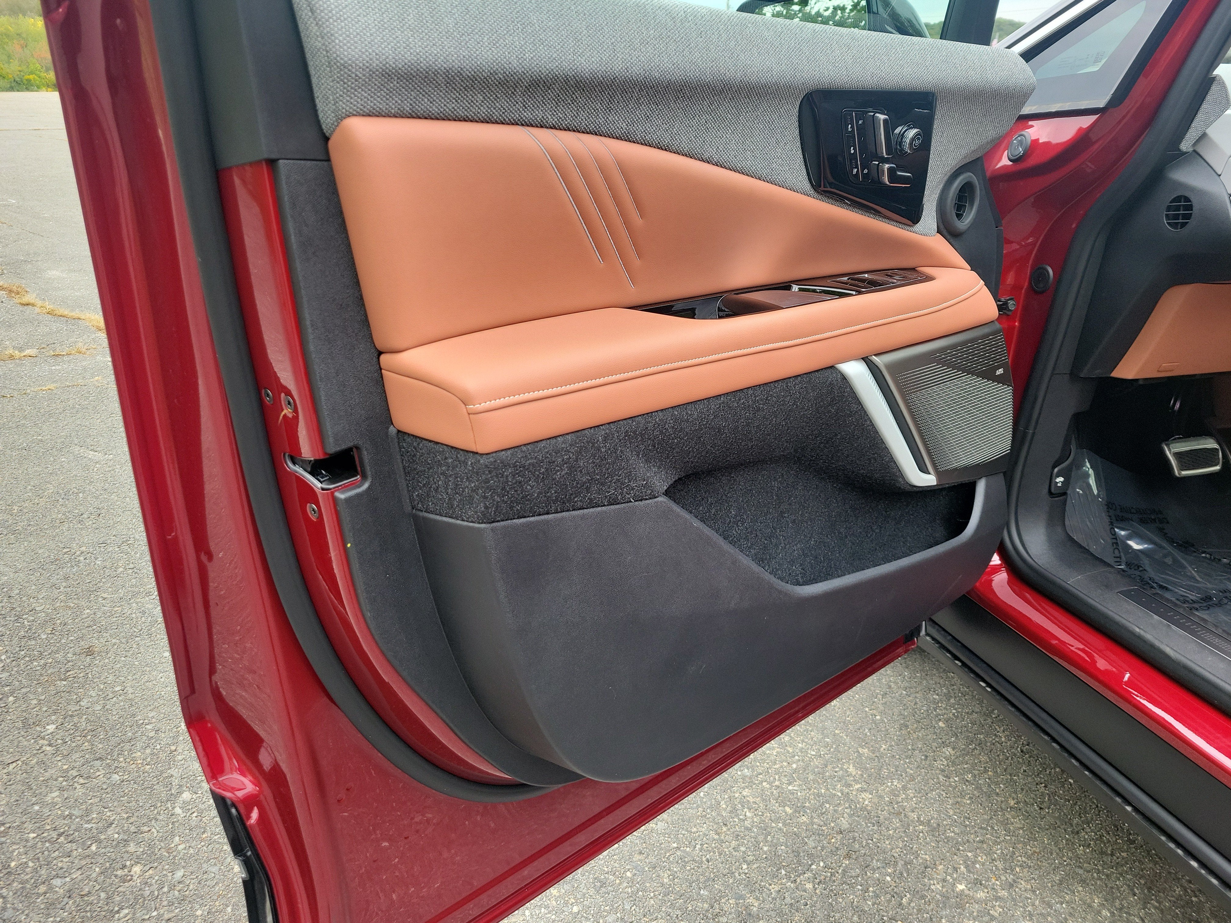 2027 Cadillac OPTIQ Premium Luxury